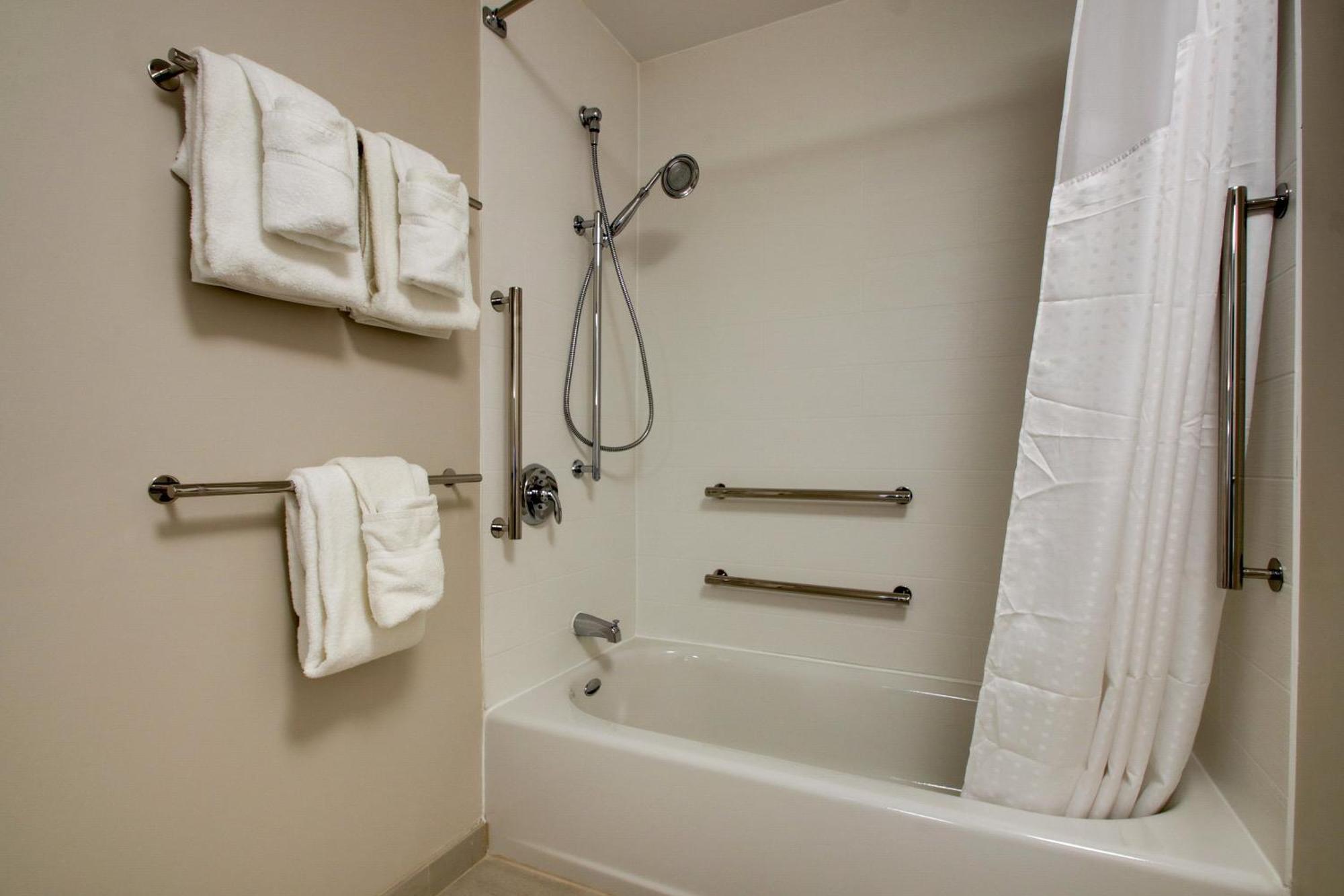 Holiday Inn Express & Suites - Elizabethtown North By Ihg Buitenkant foto